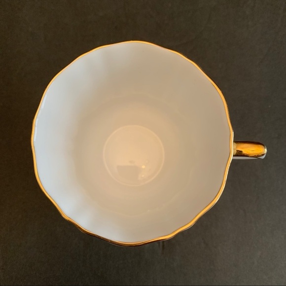 Royal Windsor Fine Bone China cup and saucer - Picture 8 of 16